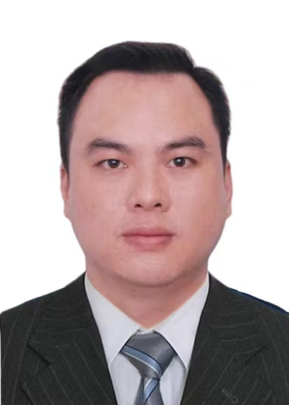 李雄偉